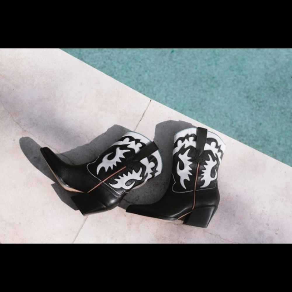 NWT✨Dolce Vita Landen Black White Metallic trim Women’s Western Boots Size 10! - Picture 2 of 16